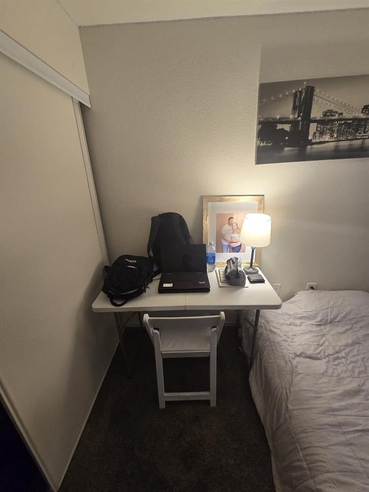 Rent a private room- shared apartme