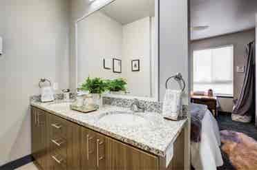 Lease at Hornet commons