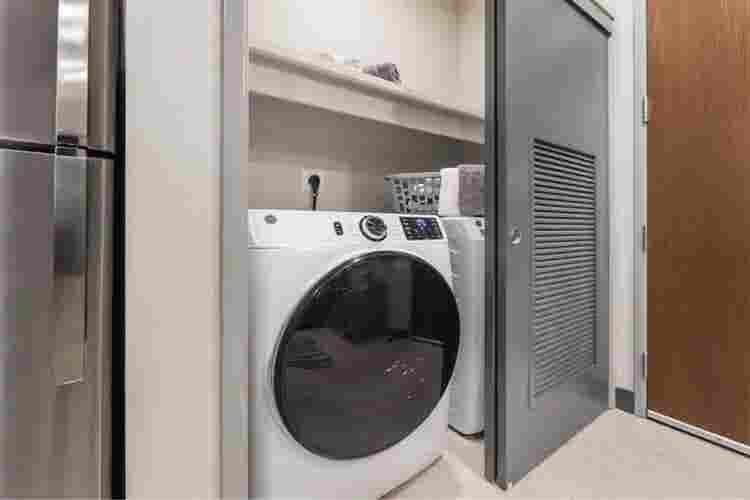 Lease at Hornet commons