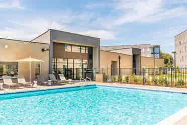 Lease at Hornet commons