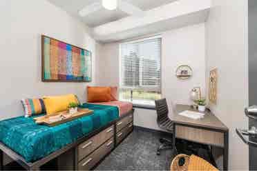Lease at Hornet commons