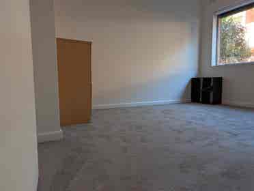 1 room for rent