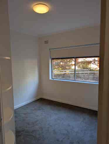 1 room for rent