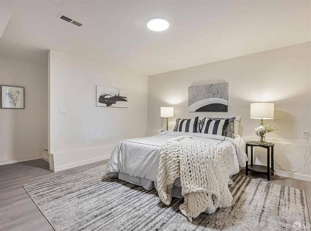 FURNISHED ROOM FOR RENT
