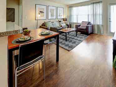 Urgently looking for a roommate