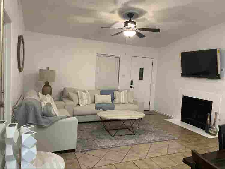 Looking for roommate