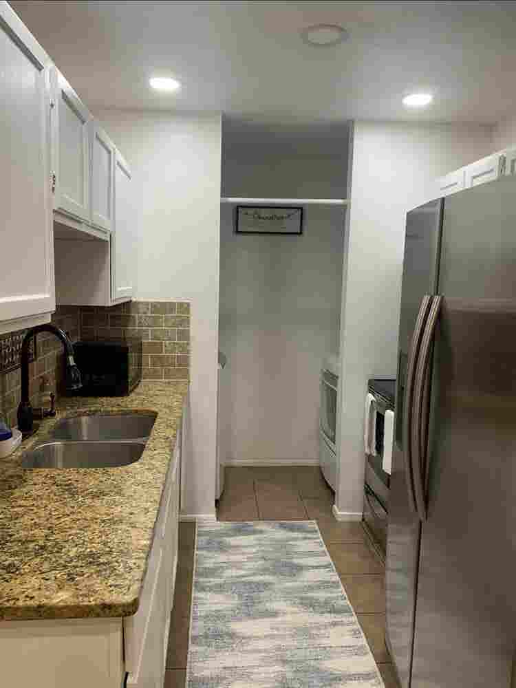 Looking for roommate