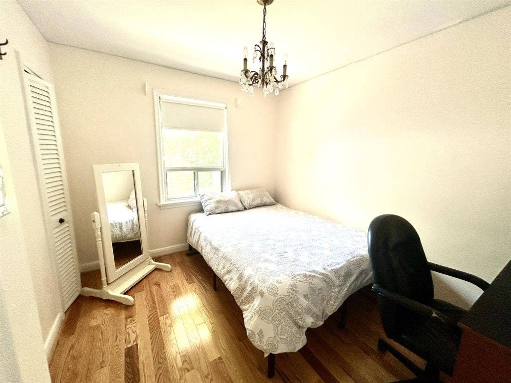 Rooms for Rent at Warden & Lawrence
