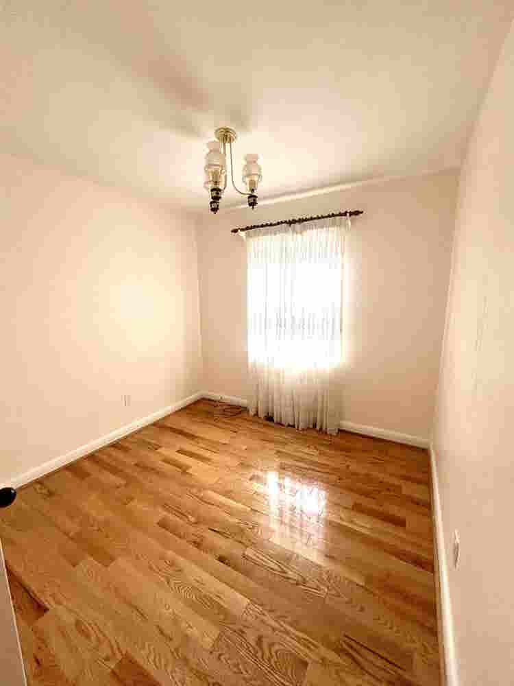 Rooms for Rent at Warden & Lawrence