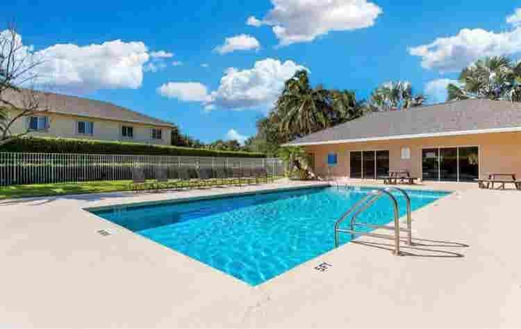 Room for rent in Boynton beach