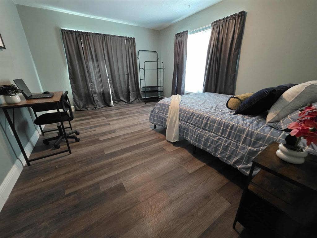 Room With a Pool!!!