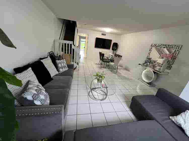 SE RENTA HABITACIÓN