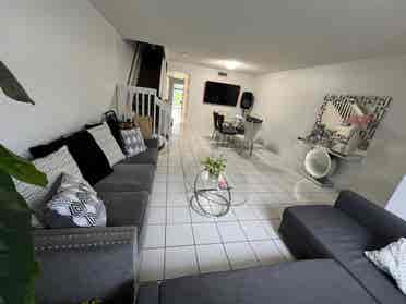 SE RENTA HABITACIÓN
