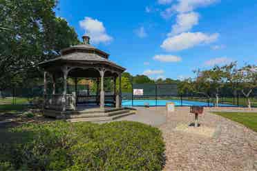 Room Rental in Scenic Four Lakes