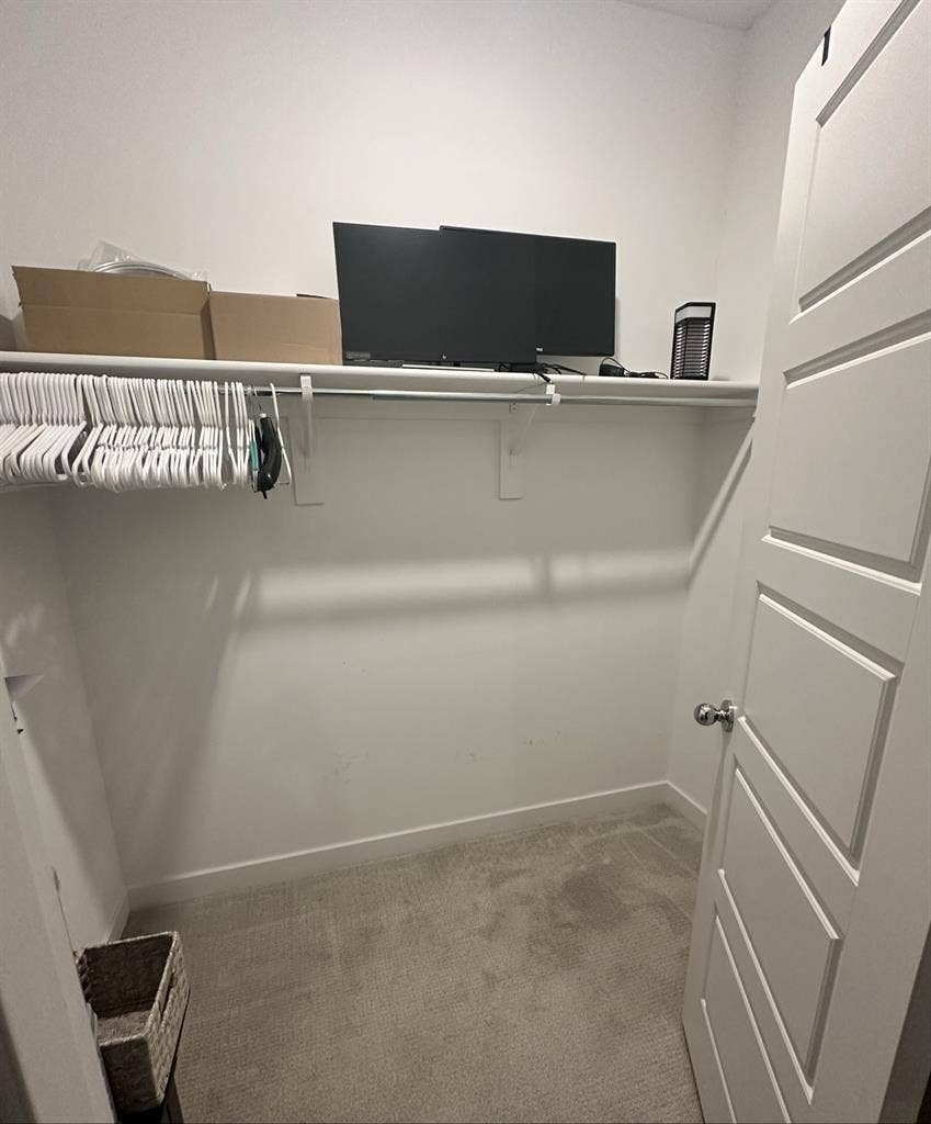 Master bedroom for rent