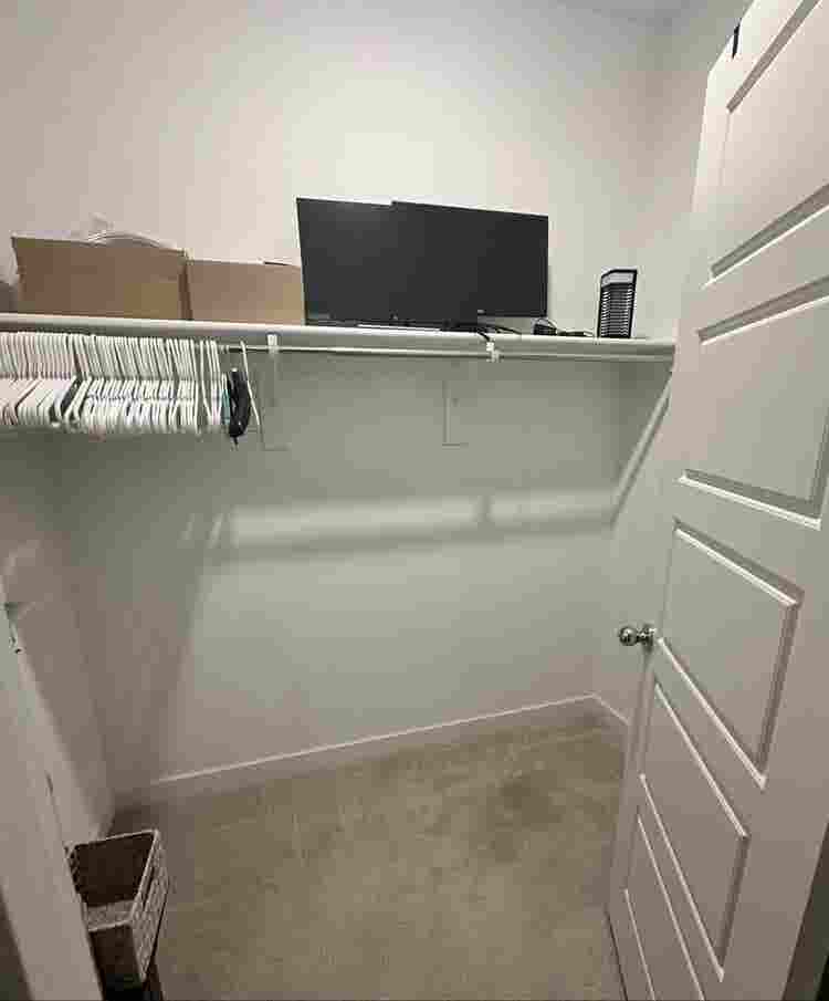 Master bedroom for rent