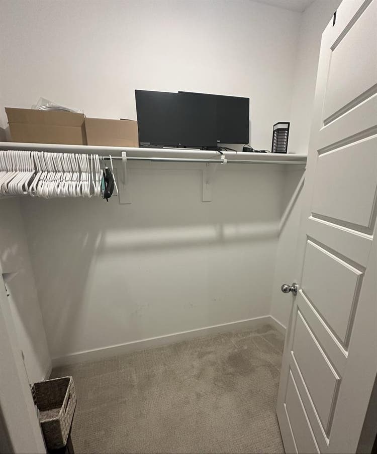 Master bedroom for rent