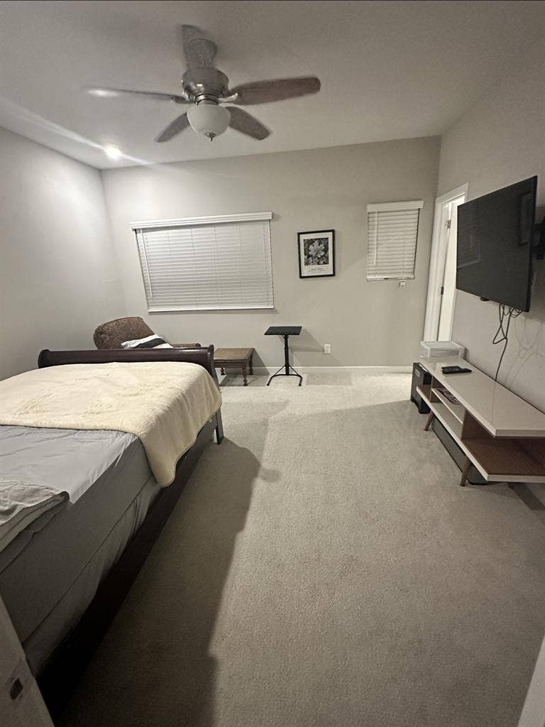 Master bedroom for rent