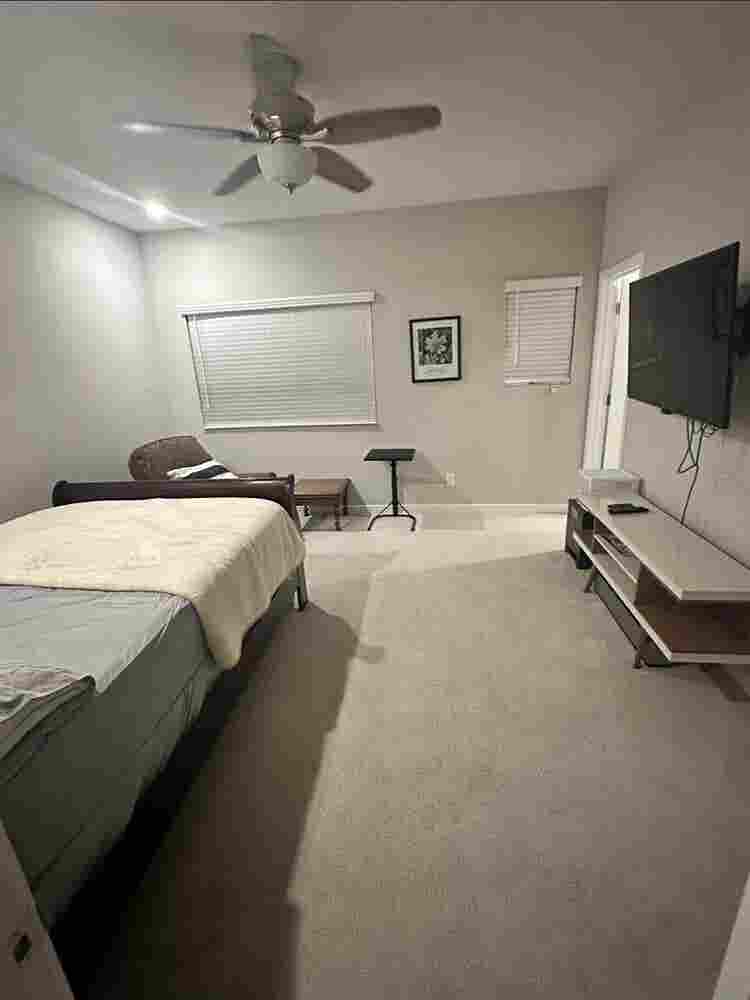 Master bedroom for rent