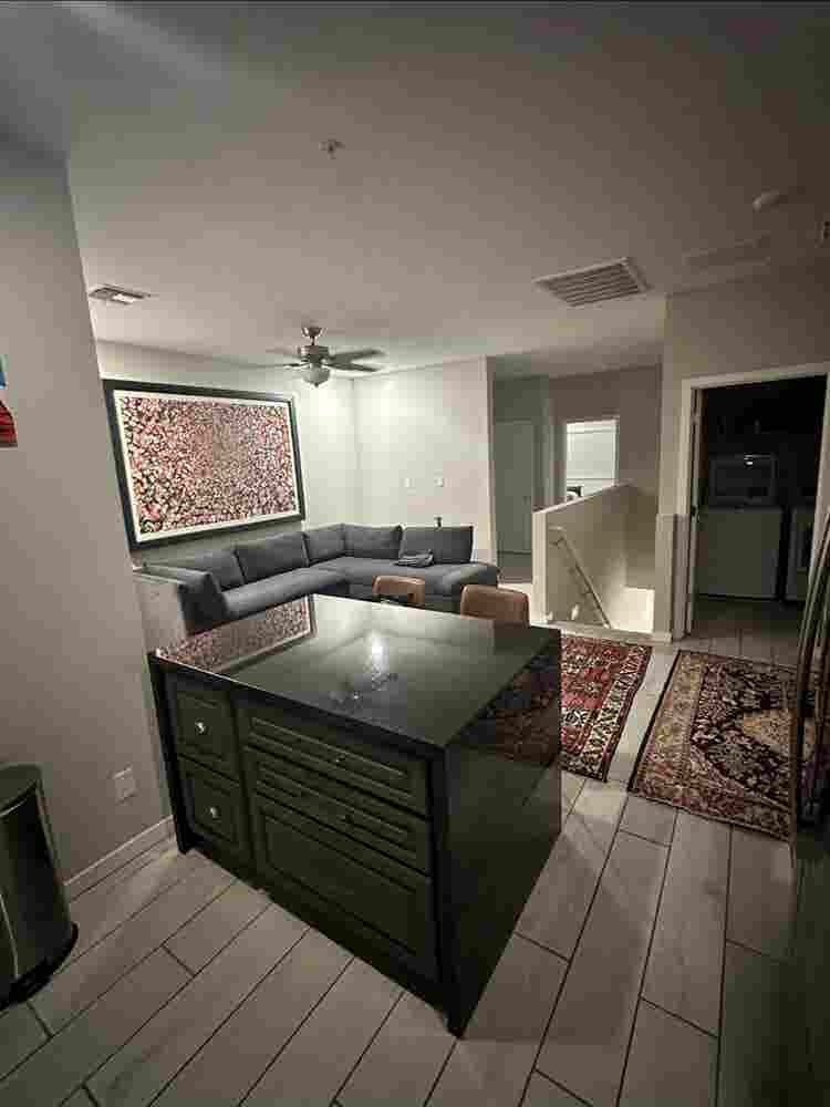 Master bedroom for rent