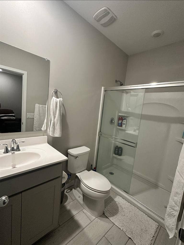 Master bedroom for rent