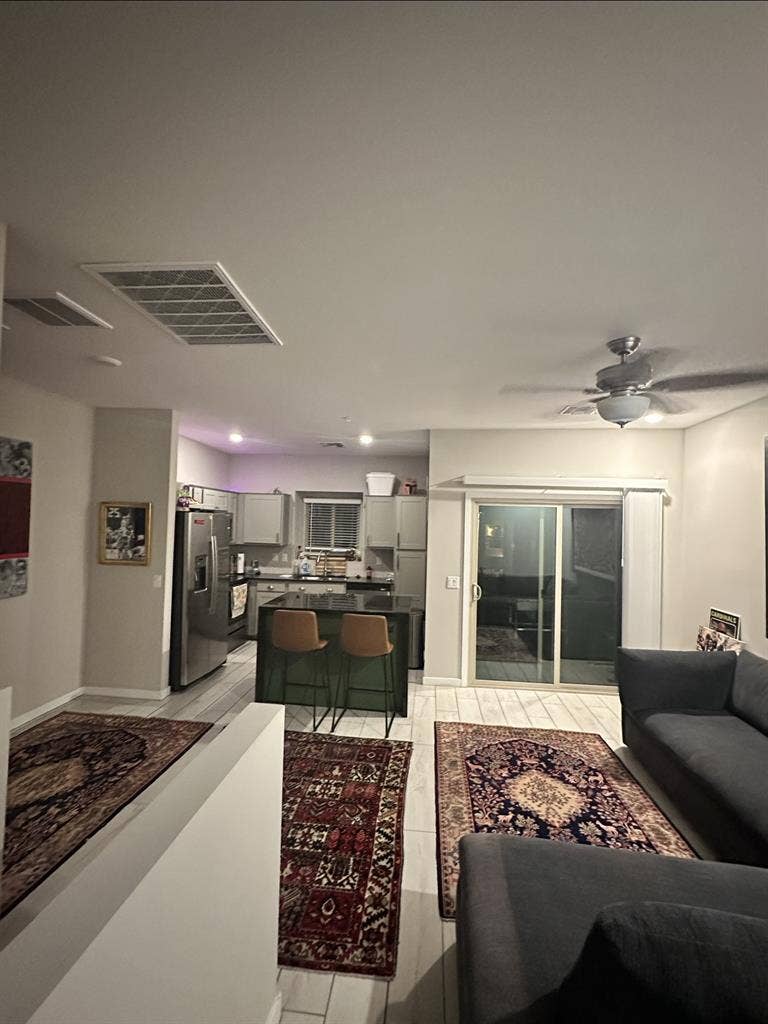 Master bedroom for rent