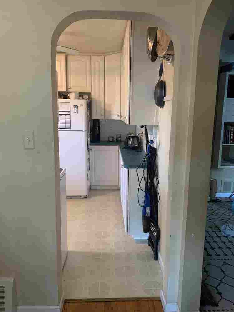 Looking for roommate