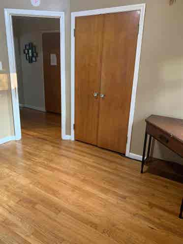 Looking for roommate