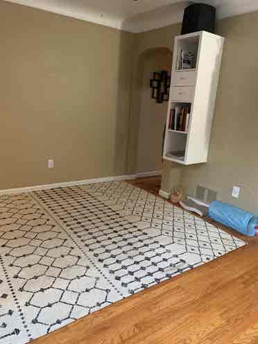 Looking for roommate