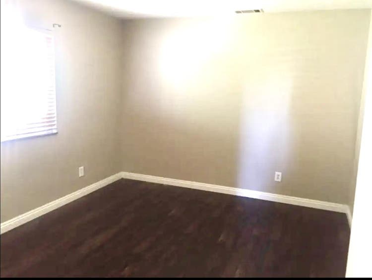 Nice room in beautiful quiet home