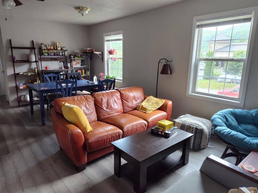 Looking for a tenant! bath