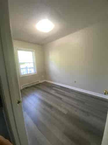 Looking for a tenant! bath