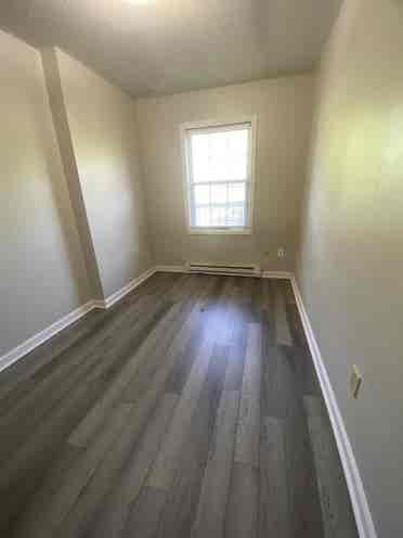 Looking for a tenant! bath