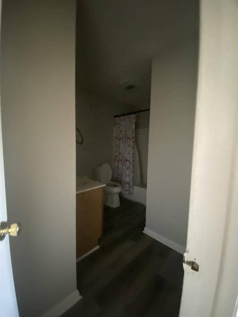 Looking for a tenant! bath