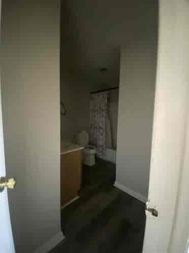 Looking for a tenant! bath