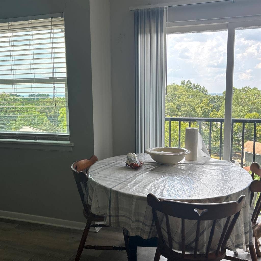 Looking for a roommate