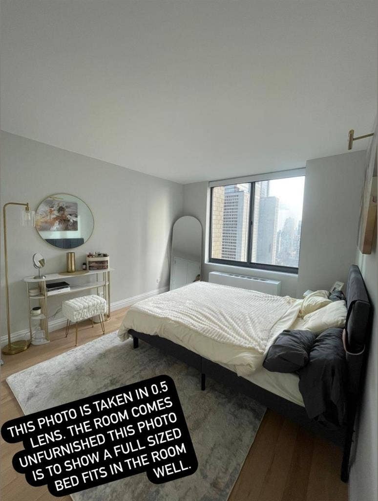 ✨Room with Private Bath in Midtown✨