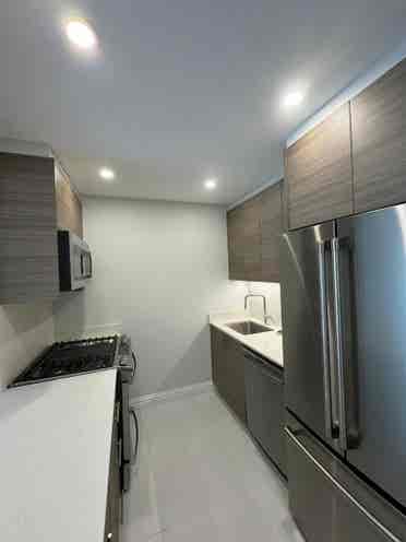 ✨Room with Private Bath in Midtown✨