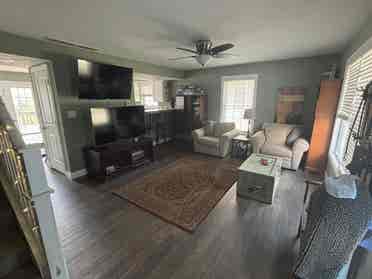 Needing housemates for school year