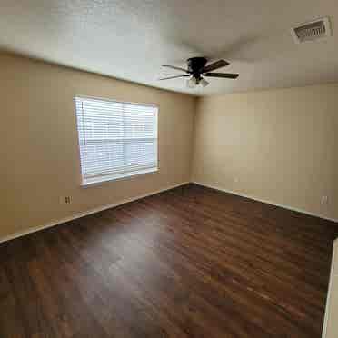 Room for rent Available