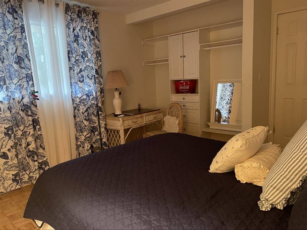 Bed and bath located in Long Beach