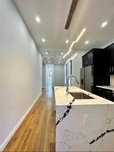 1 Bedroom Shared Bathroom Available