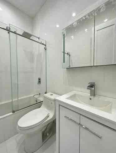 1 Bedroom Shared Bathroom Available