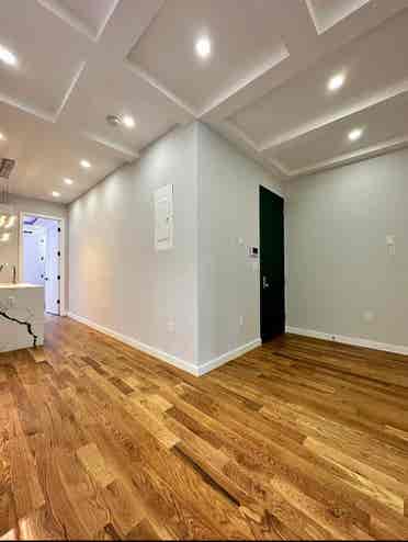1 Bedroom Shared Bathroom Available