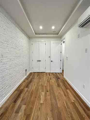 1 Bedroom Shared Bathroom Available