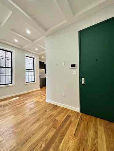 1 Bedroom Shared Bathroom Available