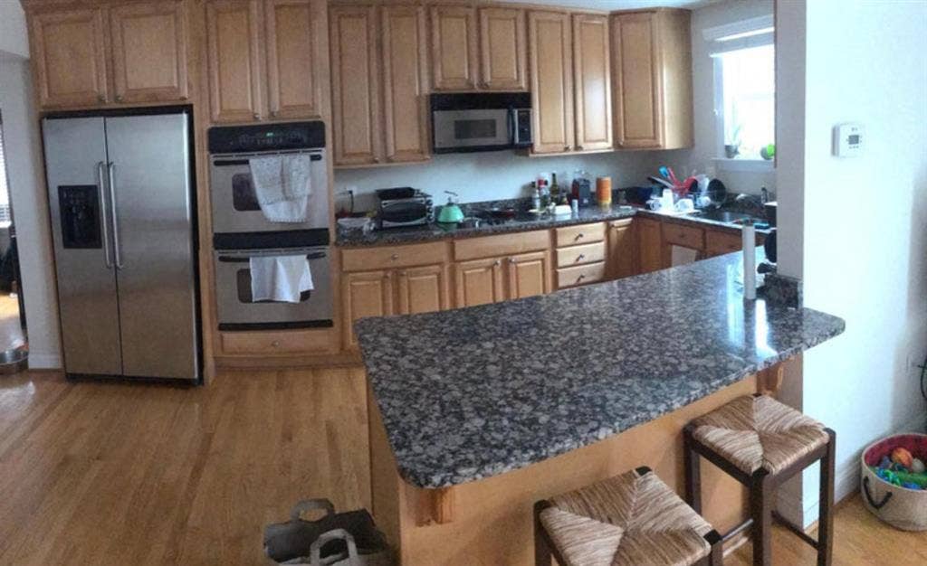 Looking for FEMALE roommate!