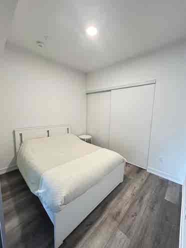 Looking for a Female Roommate 