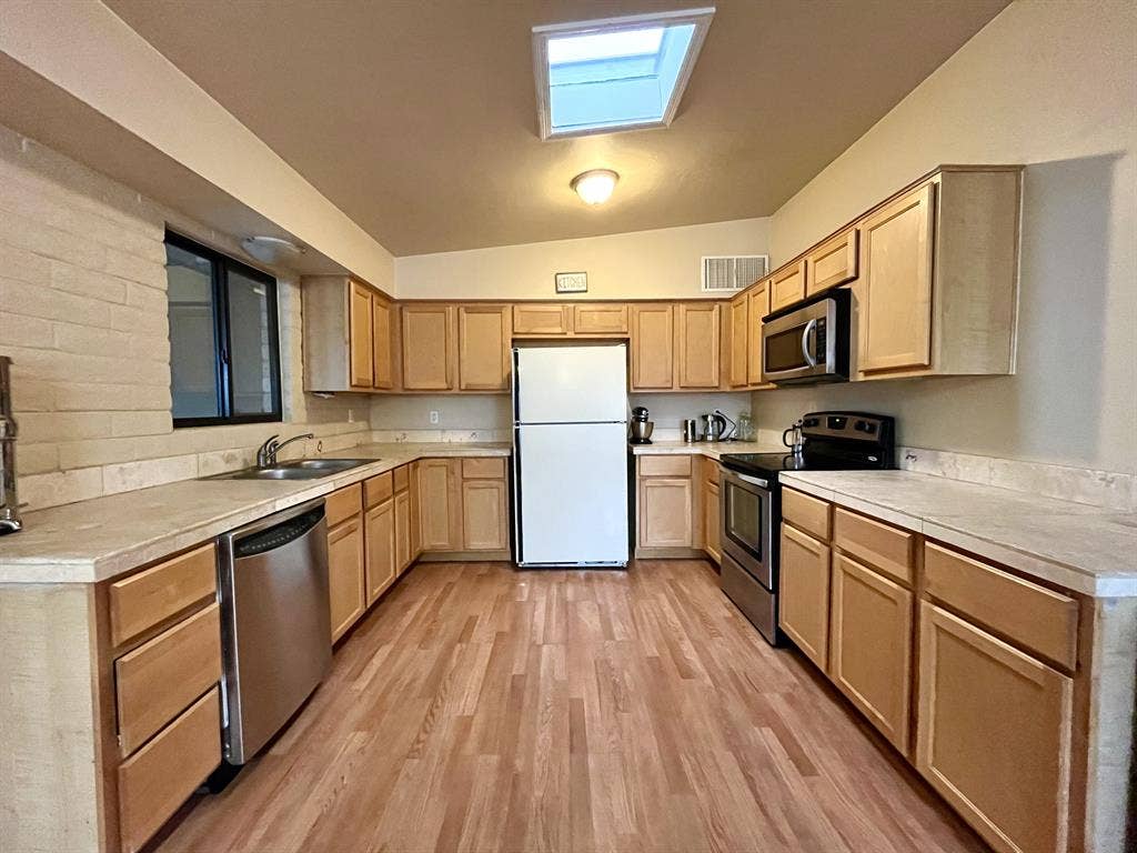 MASTER BEDROOM WITH  BATHROOM $