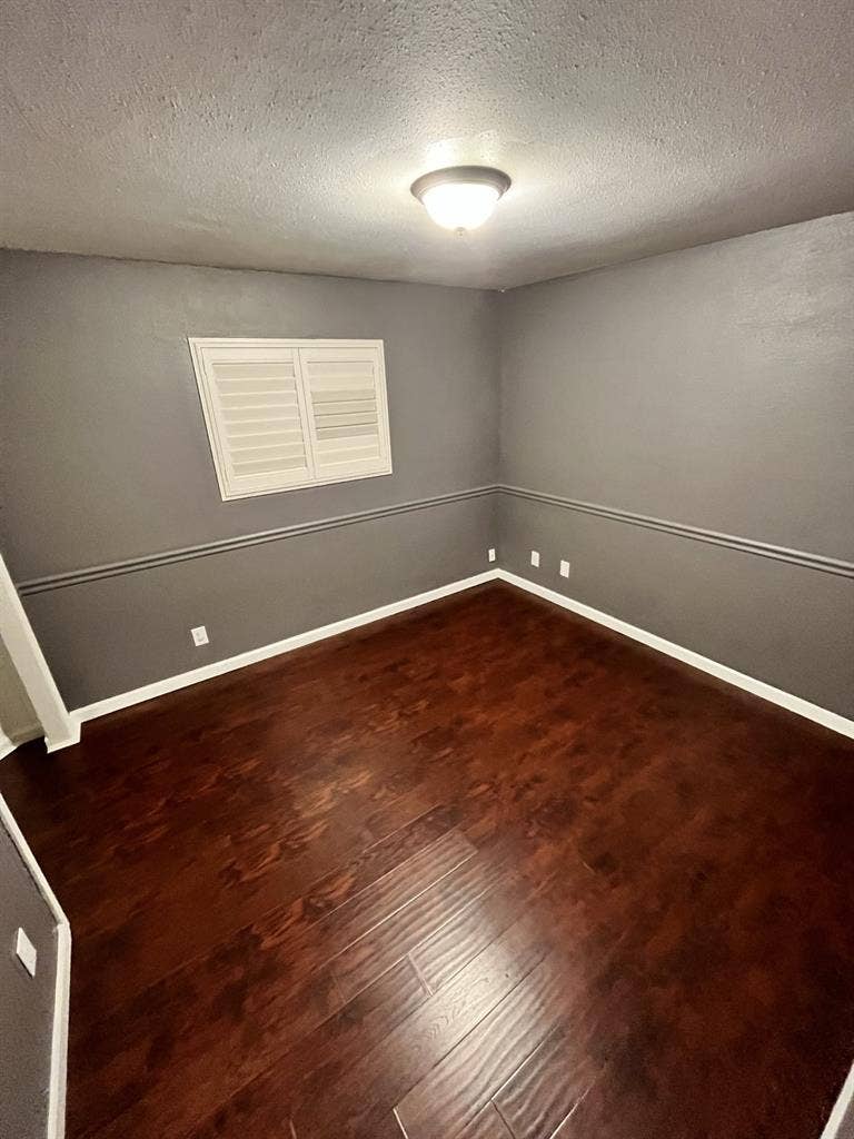 Roomie Wanted!!